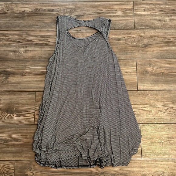 AEO Stretchy Black/White Striped Dress - Picture 3 of 4